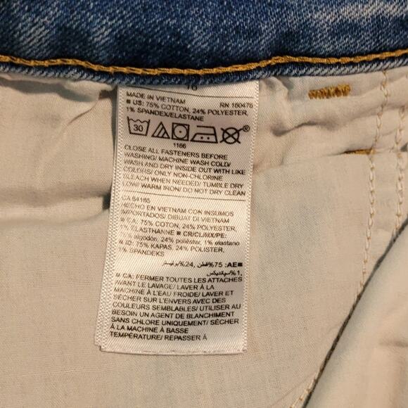 Old Navy S/5526691 Vanessa High Rise Distressed Cuffed Denim Jean Shorts Sz 16 - Picture 6 of 9